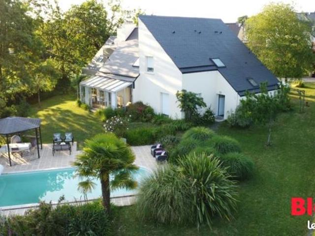 Maison 7 pièces 198 m²