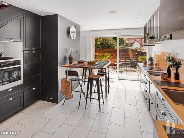 Maison 7 pièces 198 m²