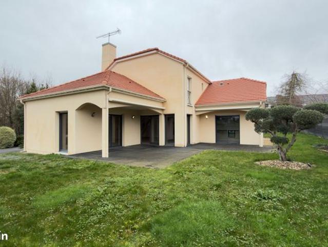 Maison 7 pièces 198 m²