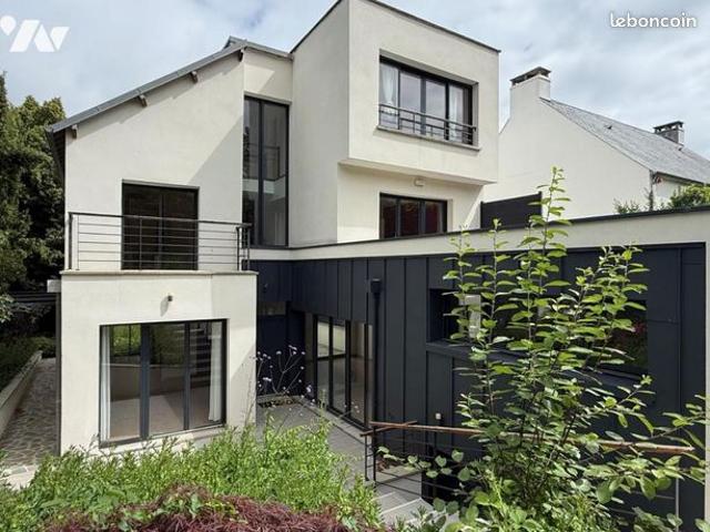 Maison 7 pièces 198 m²