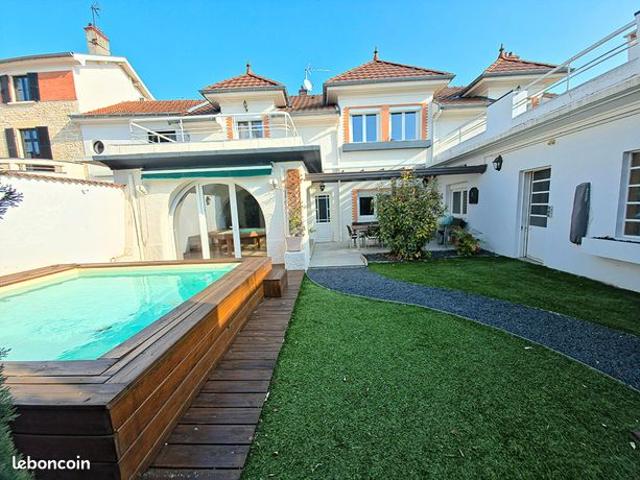 Maison 7 pièces 198 m²