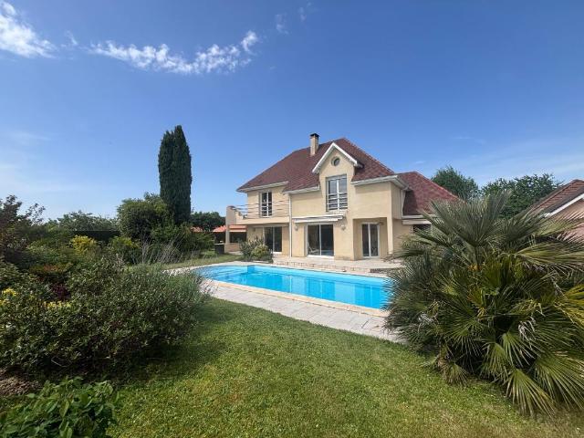 Maison 7 pièces 198 m²