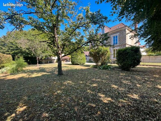 Maison 7 pièces 198 m²