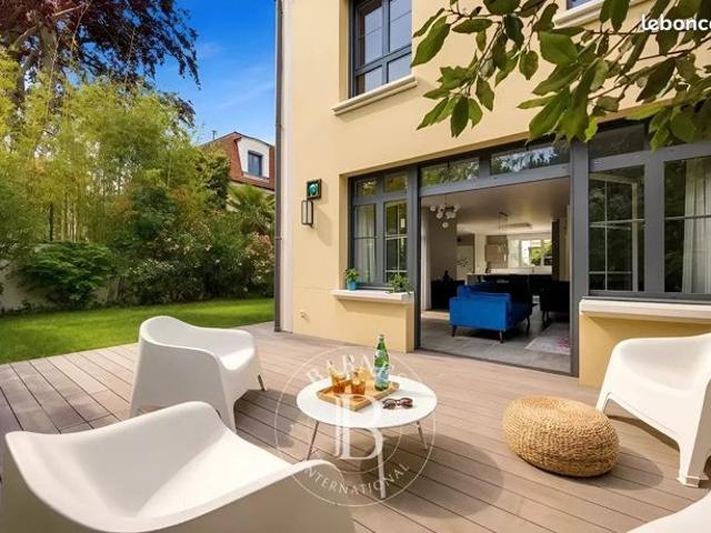 Maison 7 pièces 198 m²