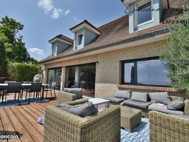 Maison 7 pièces 198 m²