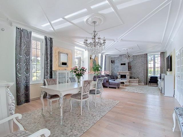 Maison 7 pièces 199 m²