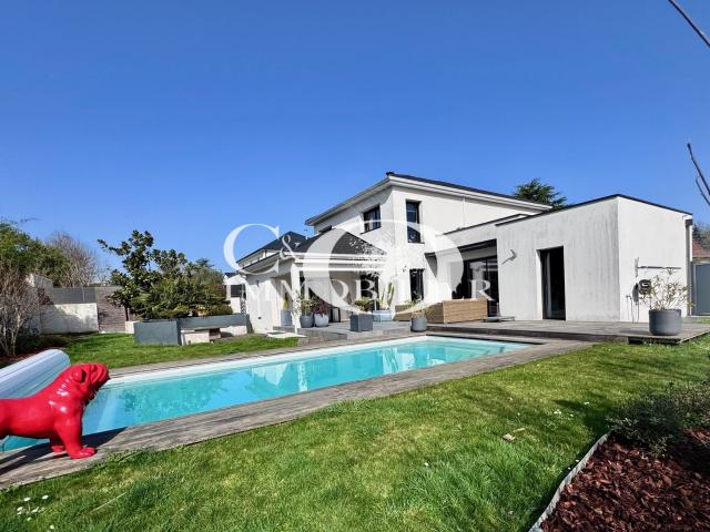 Maison 7 pièces 190 m²