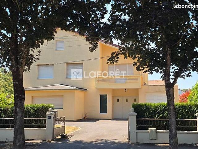 Maison 7 pièces 190 m²