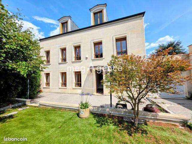 Maison 7 pièces 190 m²