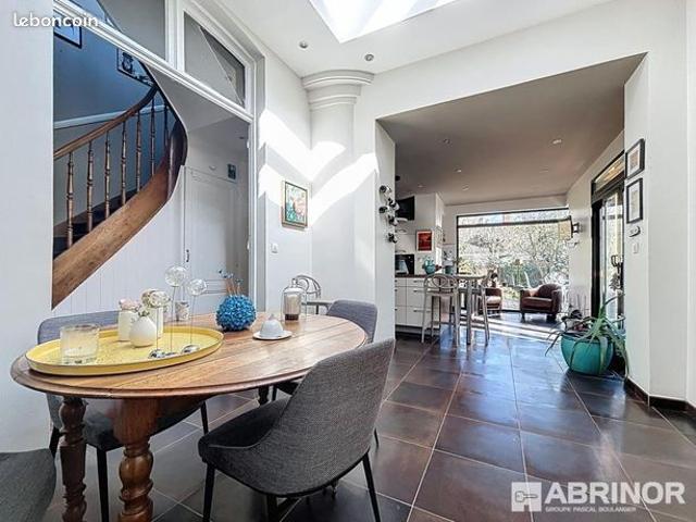 Maison 7 pièces 190 m²