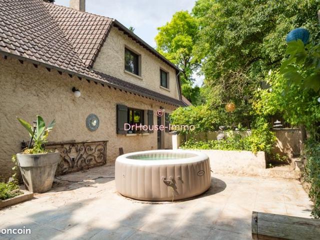 Maison 7 pièces 190 m²