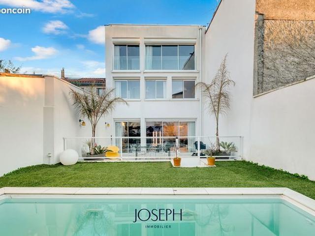 Maison 7 pièces 190 m²