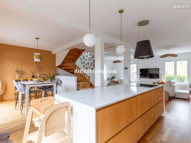 Maison 7 pièces 190 m²