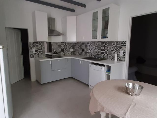 Maison 7 pièces, 190 m² à louer à Avignon 84000