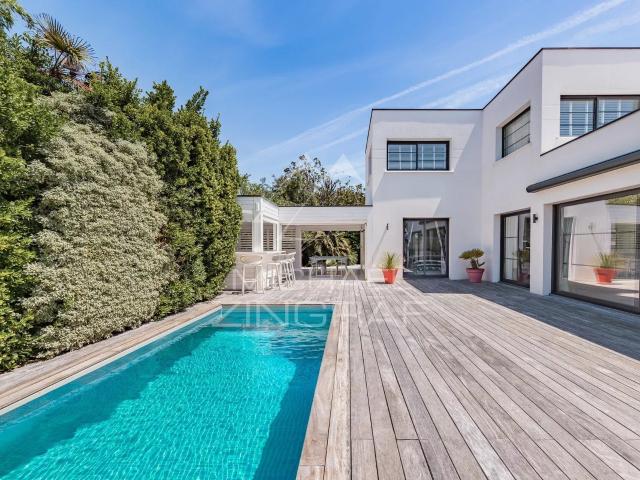 Maison 7 pièces 191 m²
