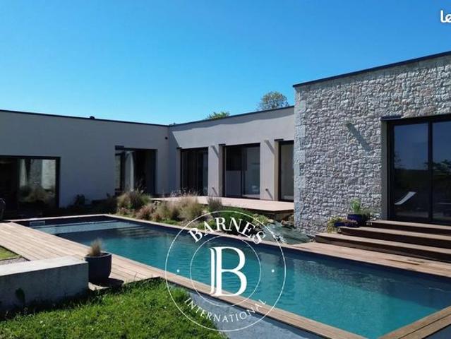 Maison 7 pièces 288 m²