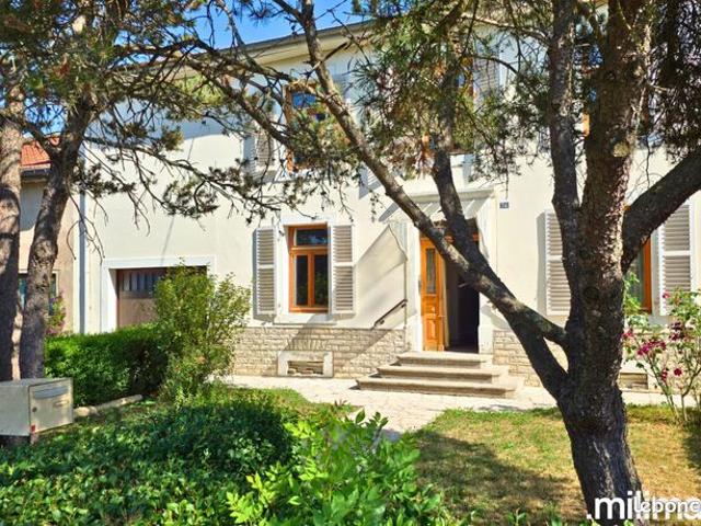 Maison 7 pièces 192 m²