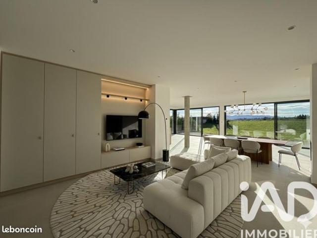 Maison 7 pièces 192 m²