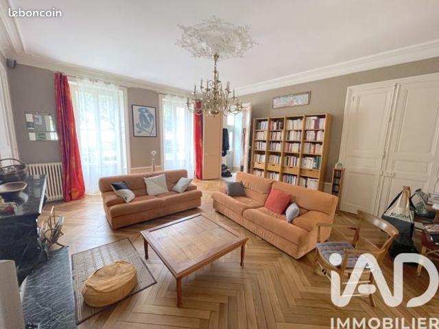 Maison 7 pièces 192 m²