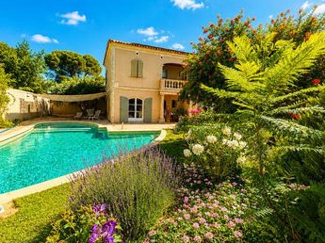Maison 7 pièces 192 m²