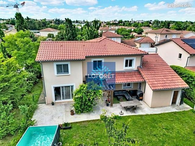 Maison 7 pièces 192 m²