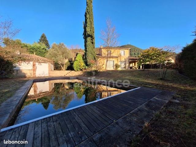 Maison 7 pièces 192 m²