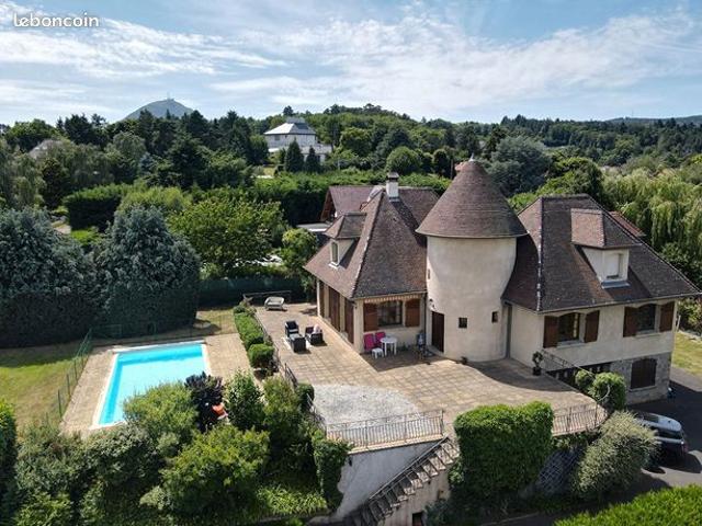 Maison 7 pièces 193 m²