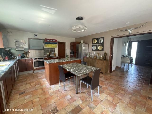 Maison 7 pièces 193 m²