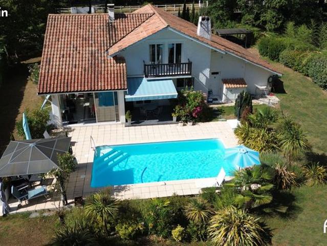 Maison 7 pièces 204 m²