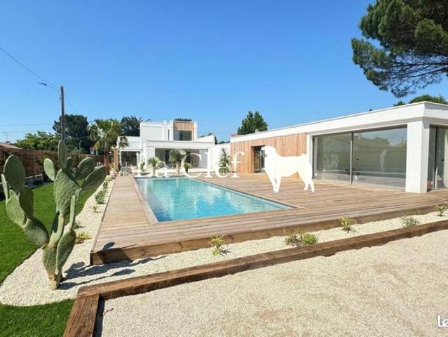Maison 7 pièces 204 m²