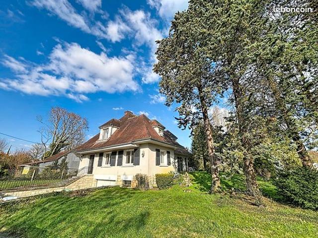 Maison 7 pièces 204 m²