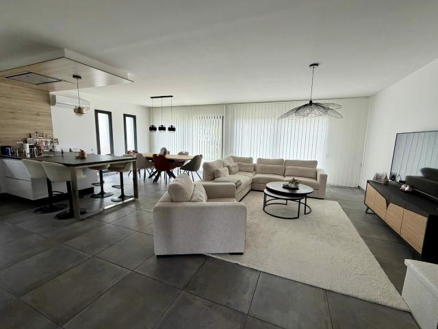 Maison 7 pièces 204 m²