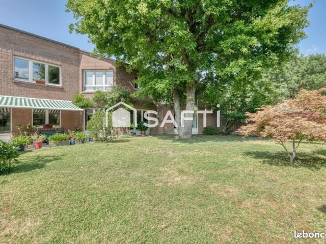 Maison 7 pièces 204 m²
