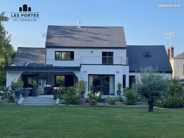 Maison 7 pièces 204 m²