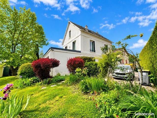 Maison 7 pièces 204 m²