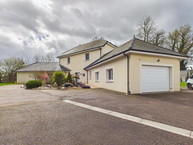 Maison 7 pièces 204 m²