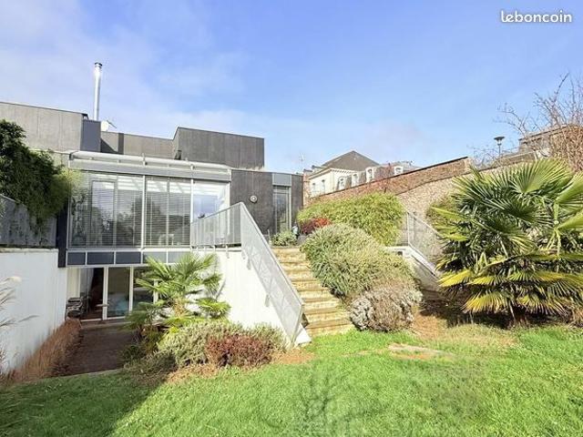 Maison 7 pièces 204 m²