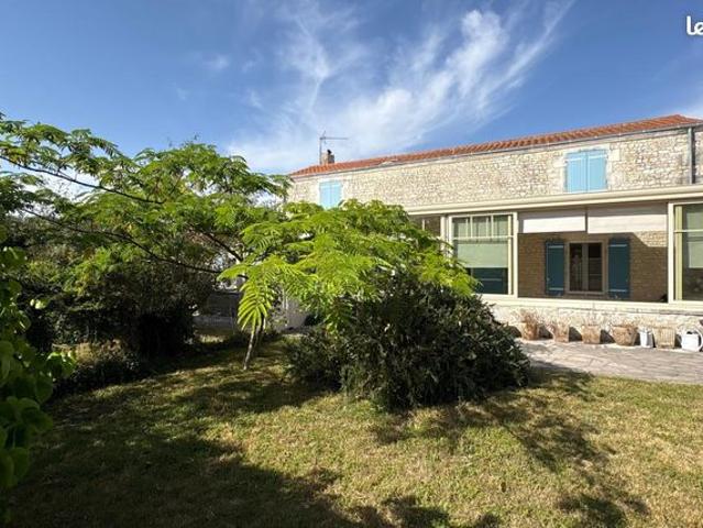 Maison 7 pièces 204 m²