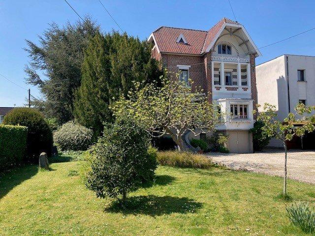 Maison 7 pièces 204 m²