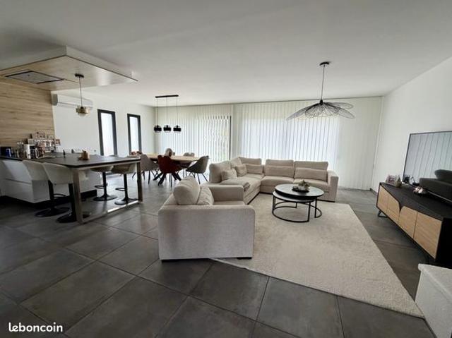 Maison 7 pièces 204 m²