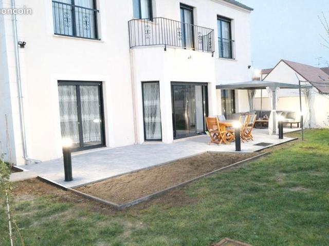 Maison 7 pièces 204 m²
