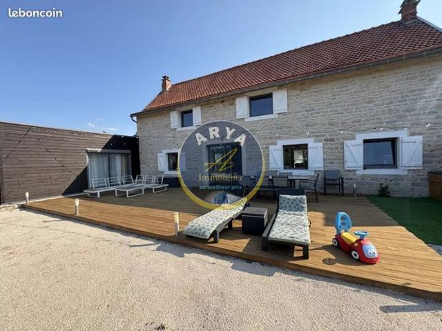 Maison 7 pièces 204 m²