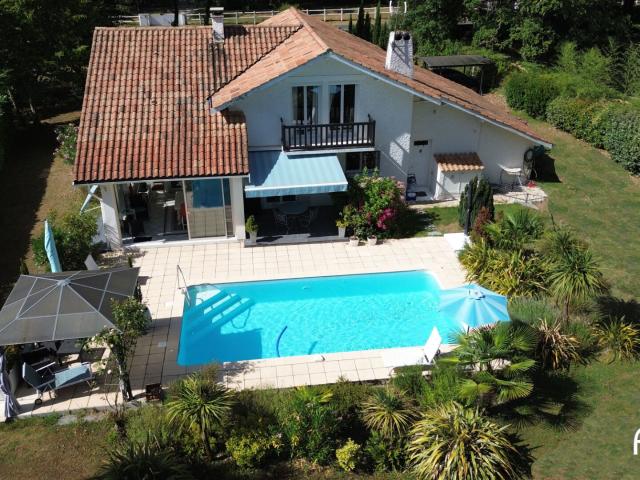 Maison 7 pièces 204 m²