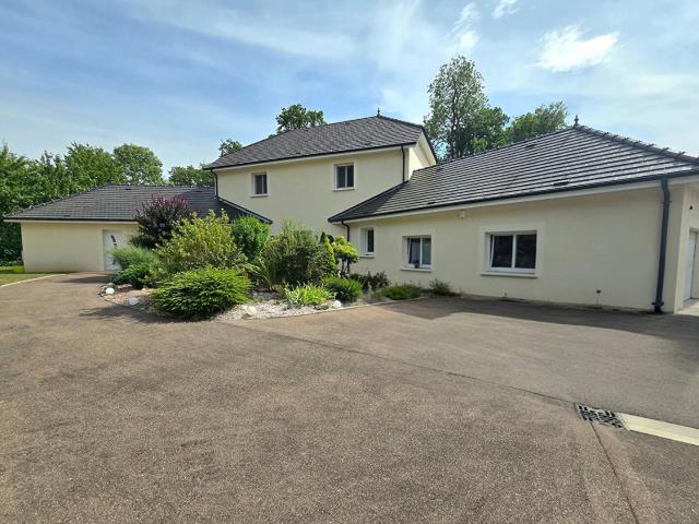 Maison 7 pièces 204 m²
