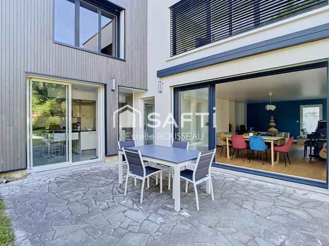 Maison 7 pièces 204 m²