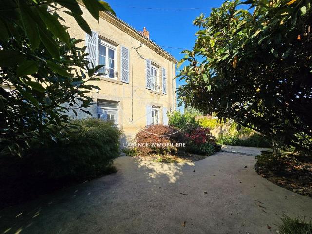 Maison 7 pièces 204 m²