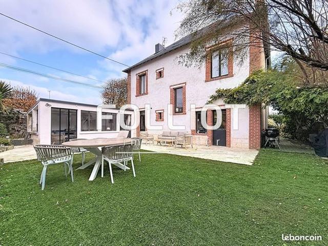 Maison 7 pièces 205 m²