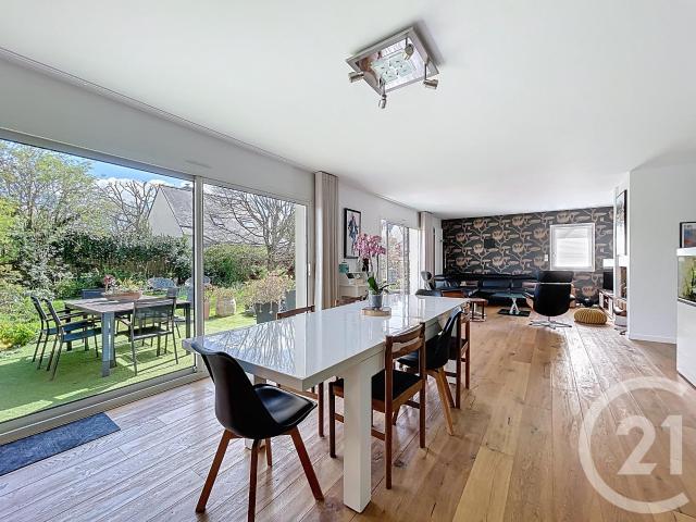 Maison 7 pièces 205 m²