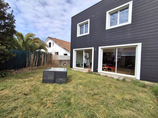 Maison 7 pièces 205 m²