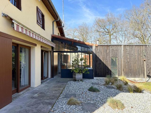 Maison 7 pièces 225 m²